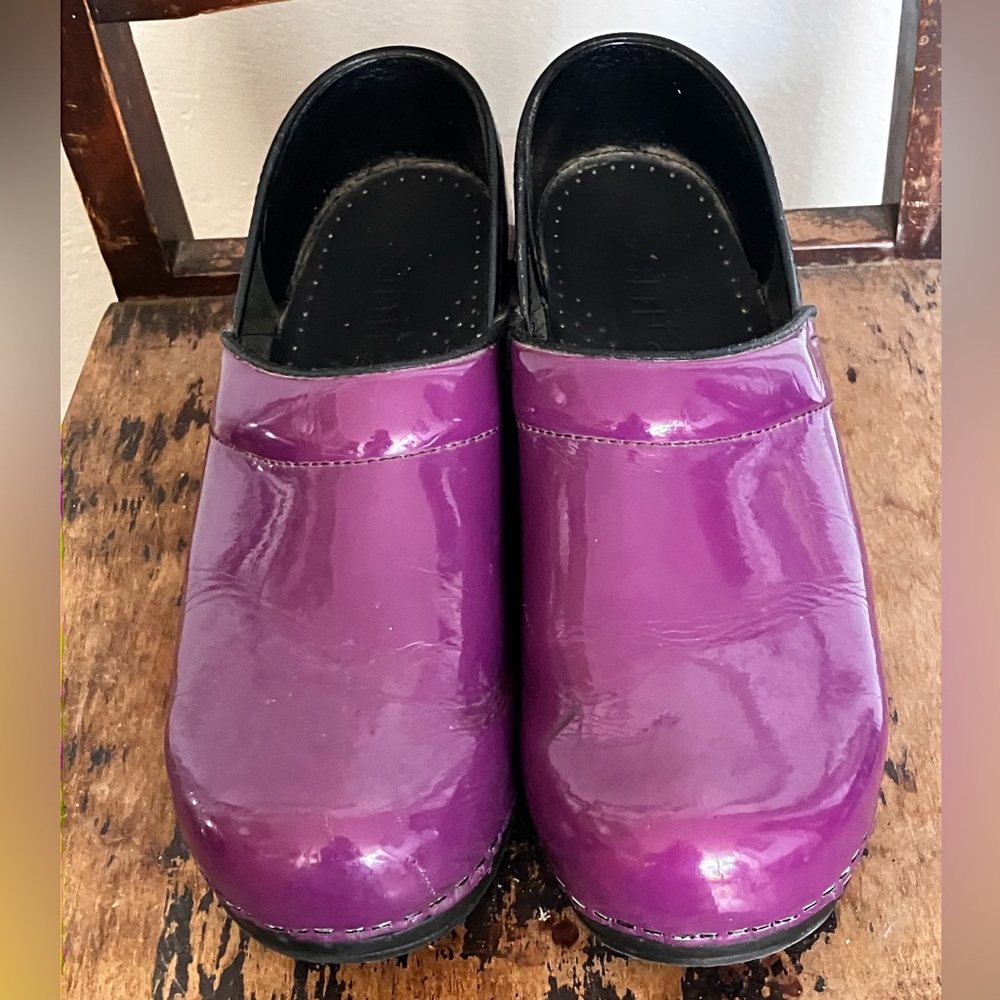 💜Sanita Purple Patent Clogs💜